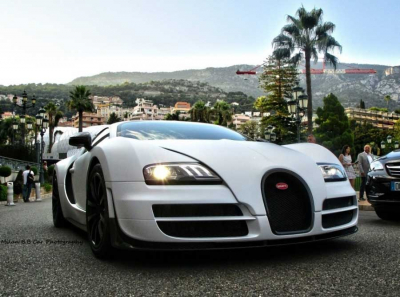 Bugatti Veyron в руках бизнесмена Рустама Таусовича: когда роскошь скрывает банкротство РКБ!