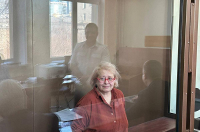 Кинокритик Екатерина Барабаш сбежала из-под домашнего ареста во Францию